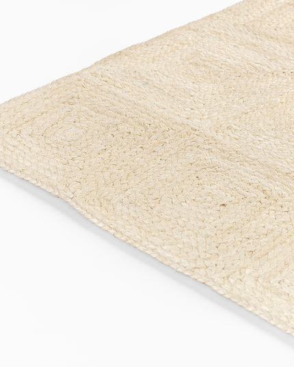 Momeni Maritime nan - Ivory