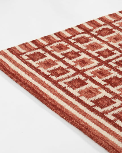 Momeni Scandi nan - Red